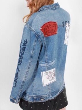 Boom Boom Jeans Women’s Oversized Embroidered Patch Denim Jacket Blue Sz M NWT